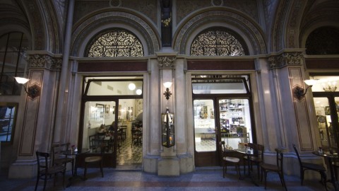 VST cement tile at Beaulieu Restaurant in 5-star Hotel Bristol Vienna, Austria