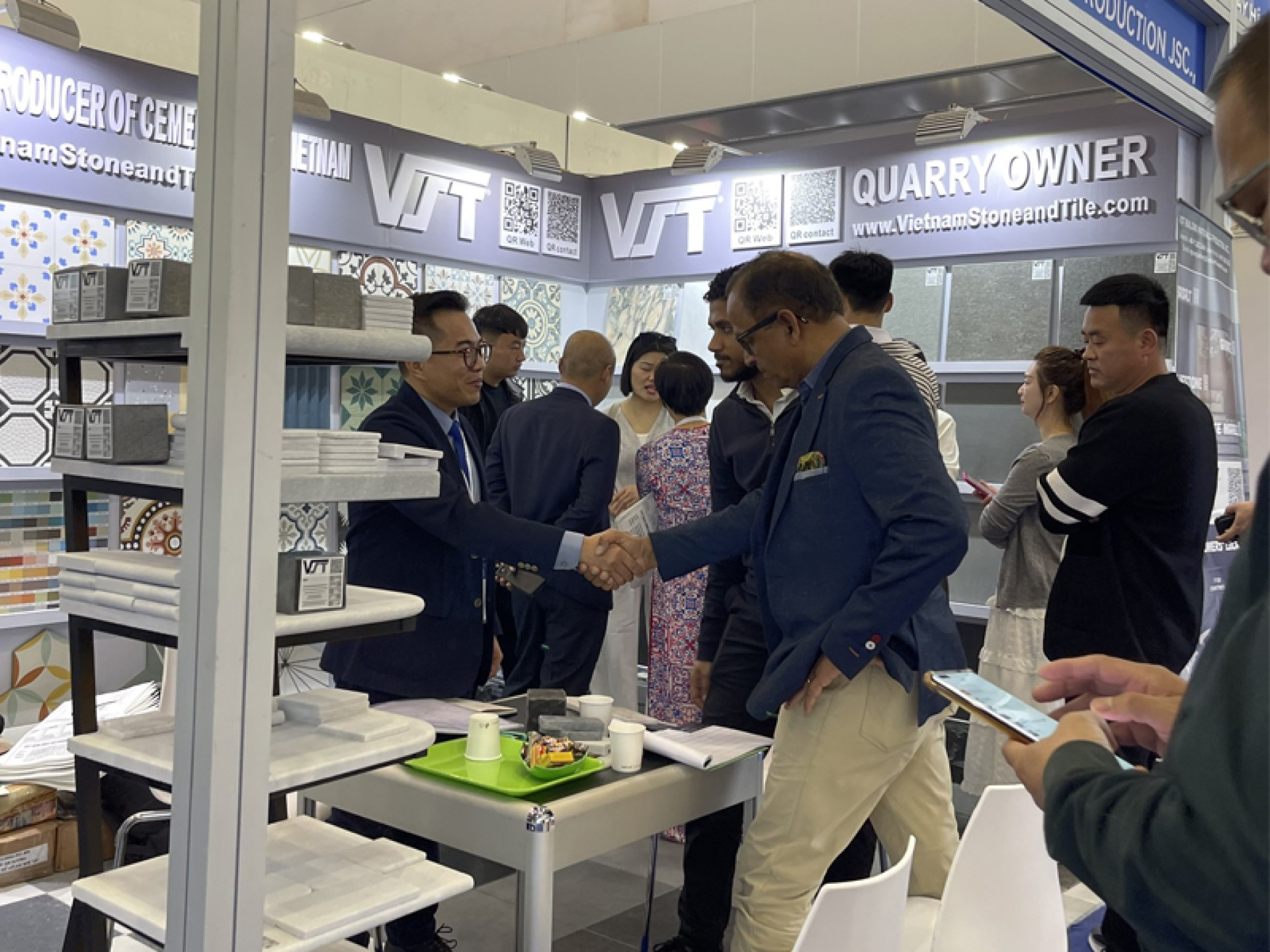 Welcoming International Customers