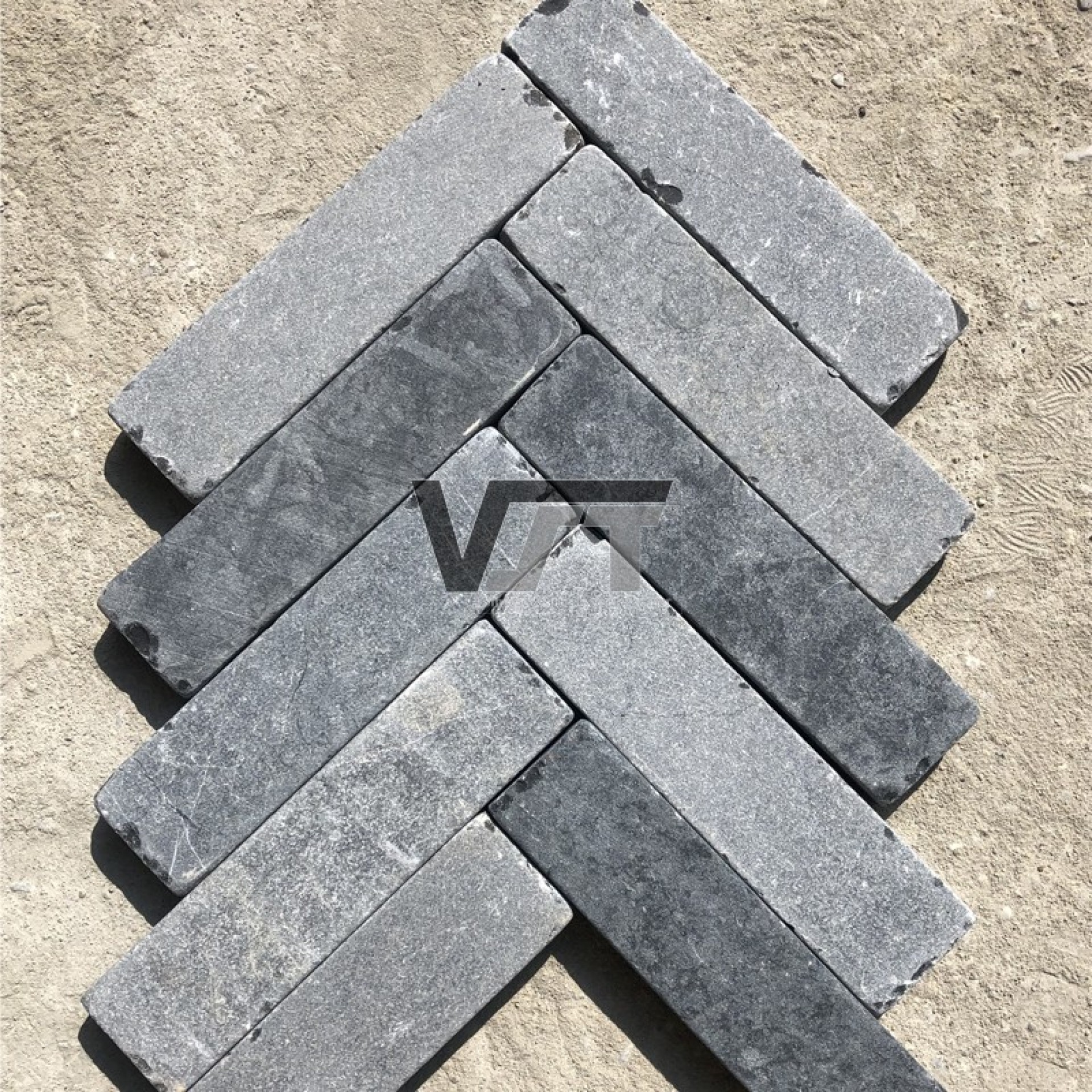 Blue limestone sawn and tumbled